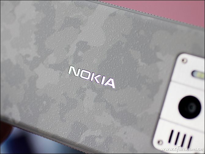 核桃看了很“心颤”Nokia 800三防手机评测图赏