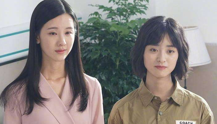 出道即巅峰的演员，于小彤成恋爱艺人，最后一