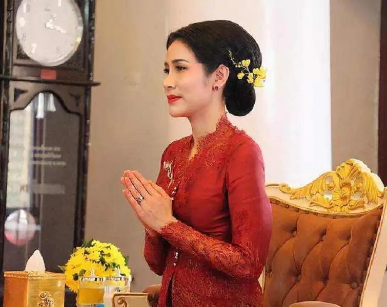 真实版“甄嬛”有点段位，挑衣服都让国王陪，