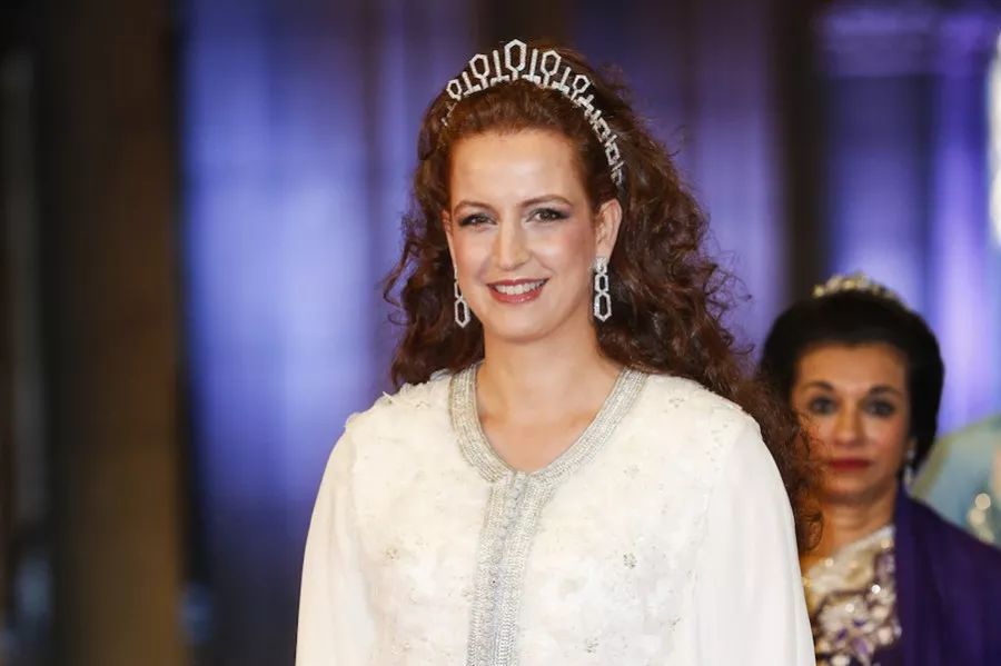为美貌王妃废除一夫多妻制的摩洛哥国王官宣离婚：童话里都是骗人