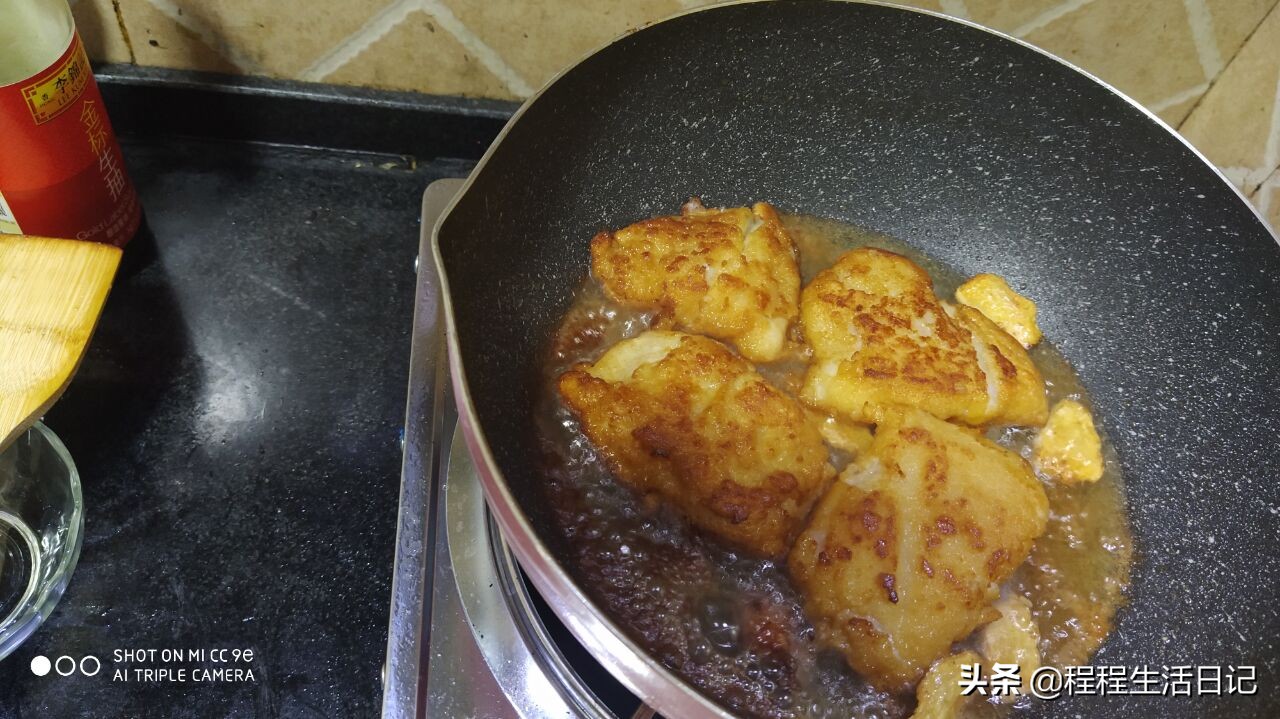 红烧鳕鱼简单做法，我家隔三差五烧一次，软糯香甜味道好