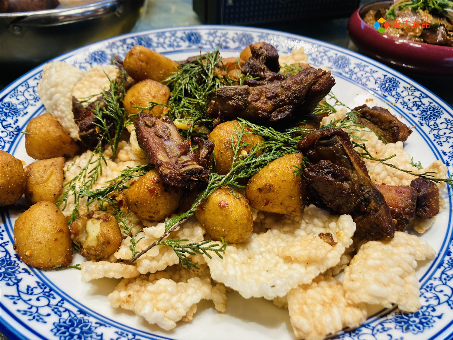 重庆方言：穿插在两顿饭之间，“打幺站”就是本地人的下午茶