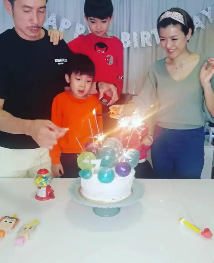 陳茵媺曬全家福為大兒子慶生，一家五口同框笑容燦爛，幸福惹人羨