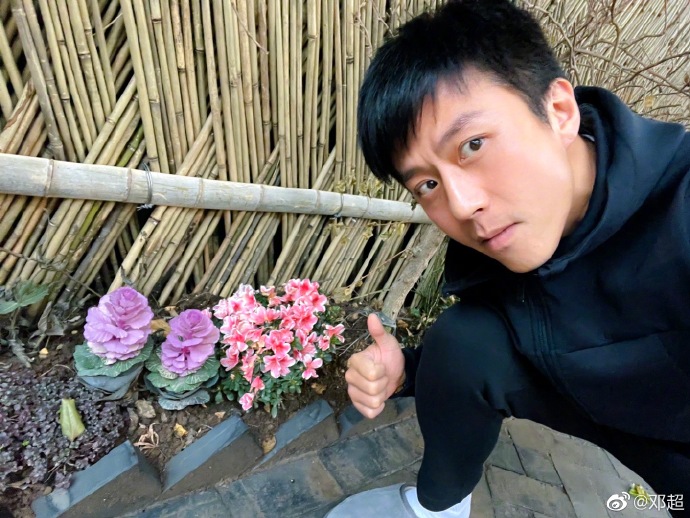 邓超说自己唱卡拉ok退步了,粉丝:你还有退步的空间吗?