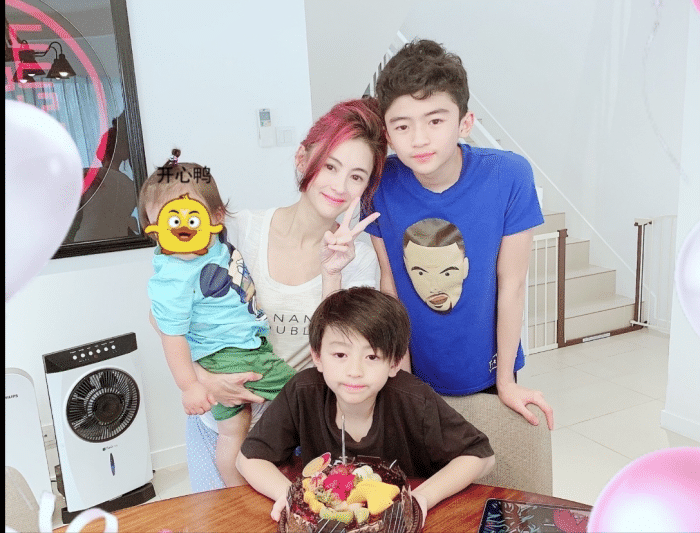 张柏芝称会支持儿子进娱乐圈，罕见提谢霆锋，希望他们比父母优秀