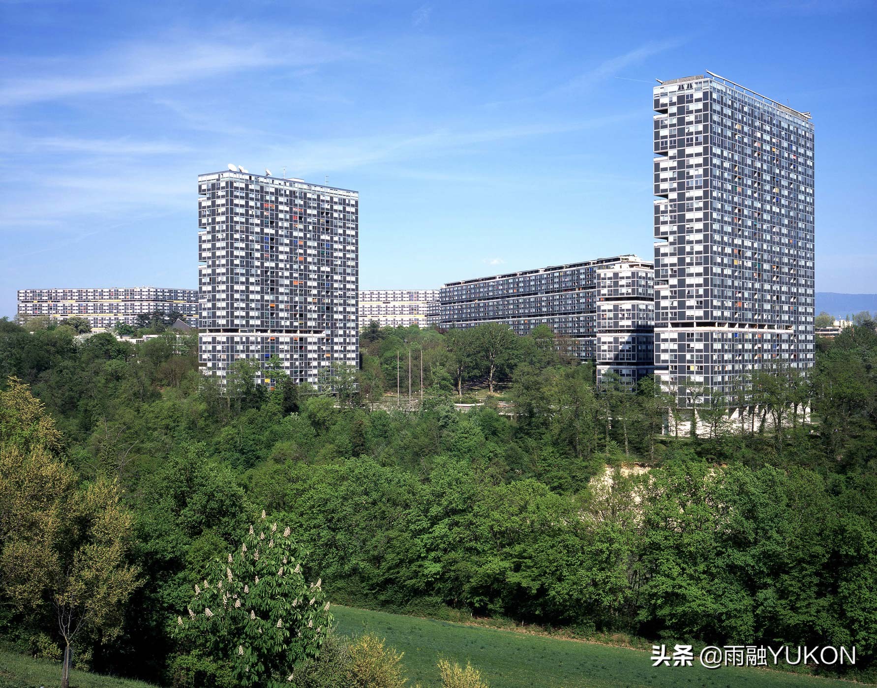 约3公里长的居民楼 面积93万平方米 如今住着全市约1 5的市民 留园新闻速递news