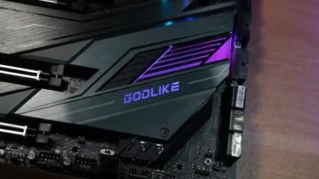 微星MEG Z490 GODLIKE主板评测：旗舰就该这样子