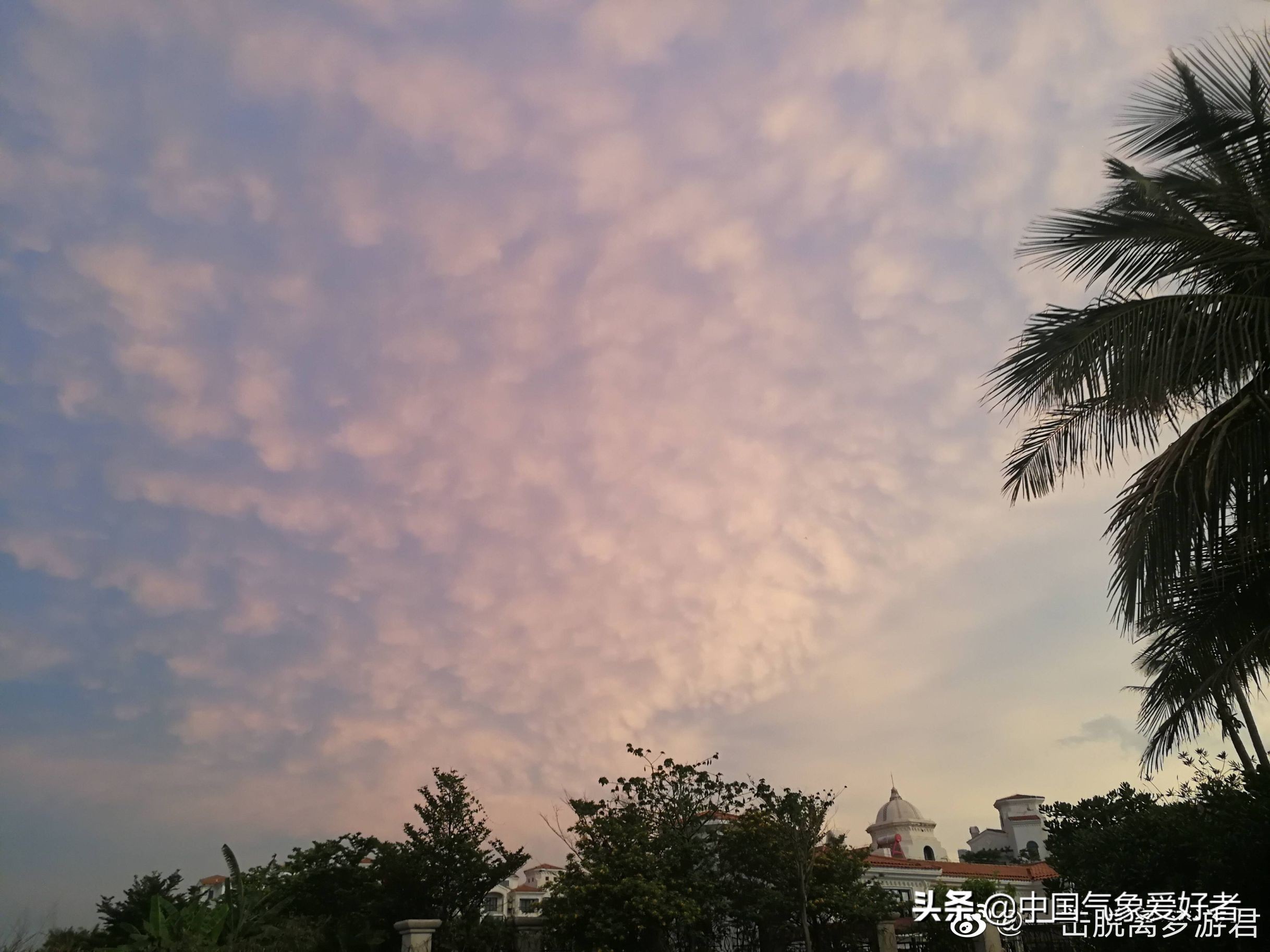 奇特！奇特乳状云现身海南海口，分析：这是坏天气开始的征兆