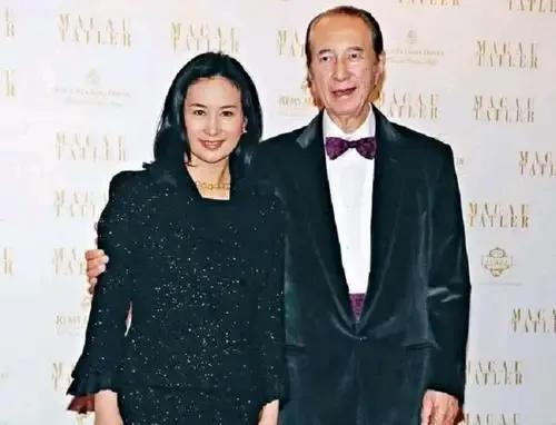 何超欣被清华大学录取，成为赌王家族学历最高的人，四太扬眉吐气
