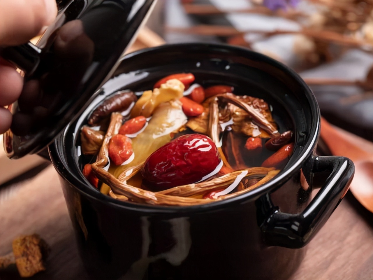 同样是汤，为什么广东人煲出来的就那么好喝？原来需要这6个技巧