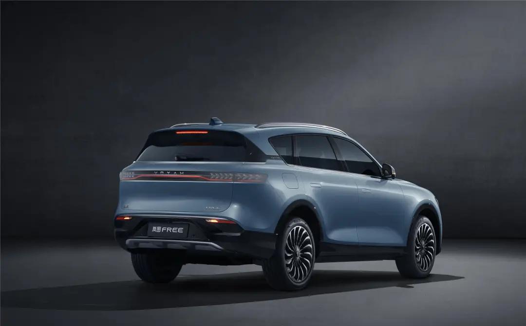 比ES8续航里程长、比理想ONE动力强，岚图FREE很强势