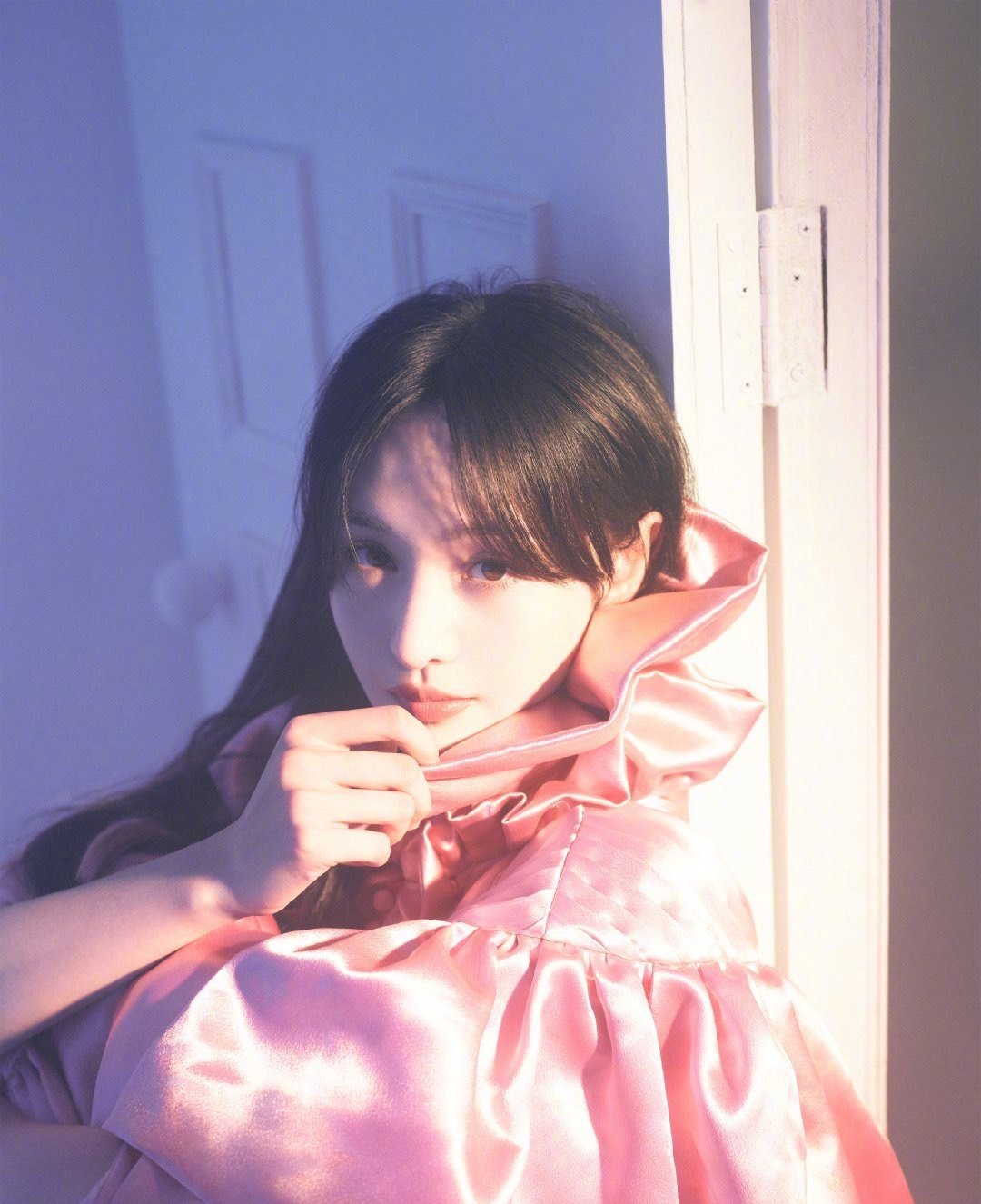 郑爽炒作金晨为直播造势，利用粉丝赚钱，网友：只有胡彦斌能治她