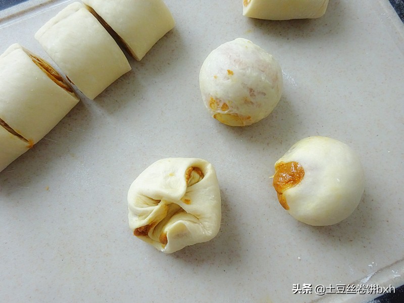 烧饼这么做真省事，平底锅就完成，多加一样材料太香，冷热都好吃