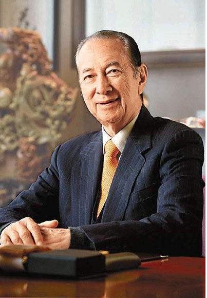 利智和李连杰携手现身赌王葬礼，这三位的爱恨情仇你知道多少？