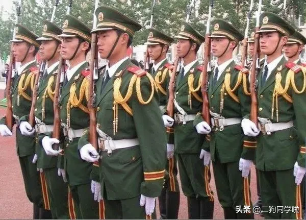 军人离开部队时，有四种说法：退伍、转业、复员、退役，有何不同