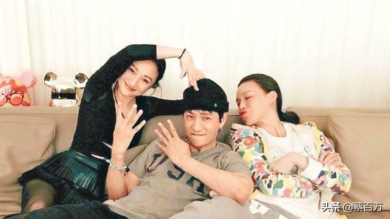 44岁舒淇为干女儿过生日满头白发，林熙蕾女儿像妈，全程摆臭脸