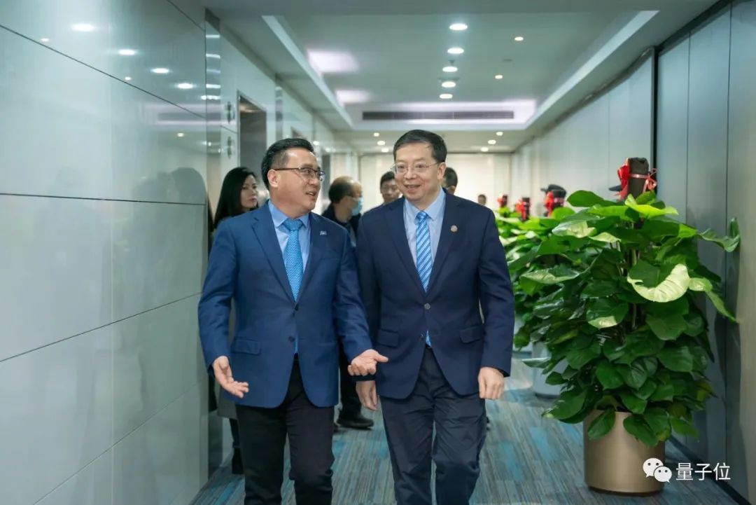 張亞勤清華AIR戰(zhàn)隊(duì)首次亮相，這陣容不是一般強(qiáng)