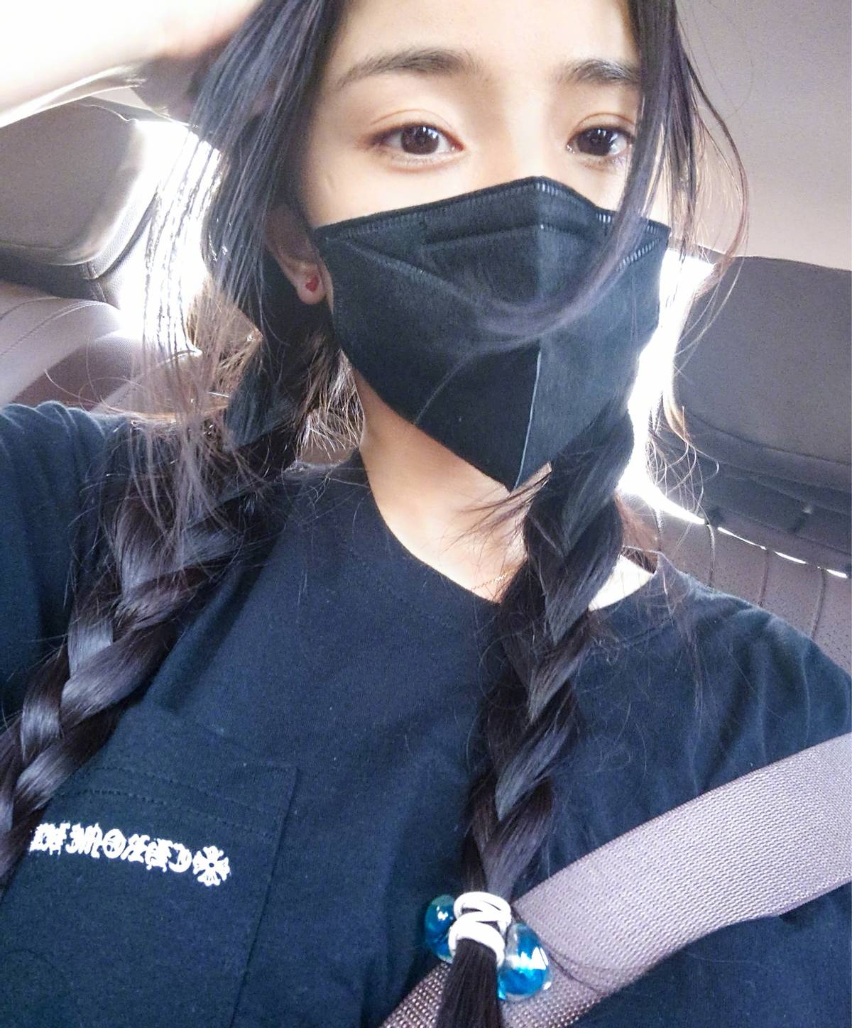 刘恺威与杨幂绯闻男友同台，大14岁依旧很帅，港媒称两人气氛太冷