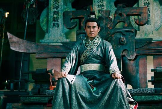 走過磨合共同成長，常鋮曲翊宏在婚姻中熱戀 - 頭條匯