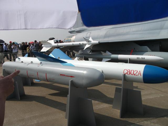 14年前，伊朗用一枚中国导弹击中以色列军舰，如今却击伤自家军舰