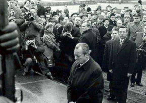 因战败赔款最多的并非大清，此国需要赔一万亿