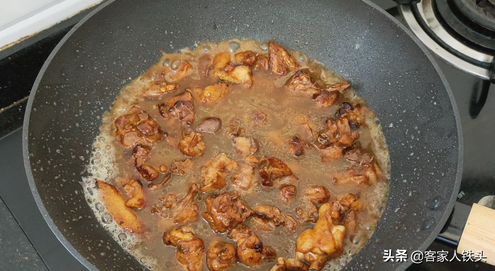 雞肉加2斤花甲這樣做一鍋，汁鮮肉香又嫩滑入味，好吃到不想放筷