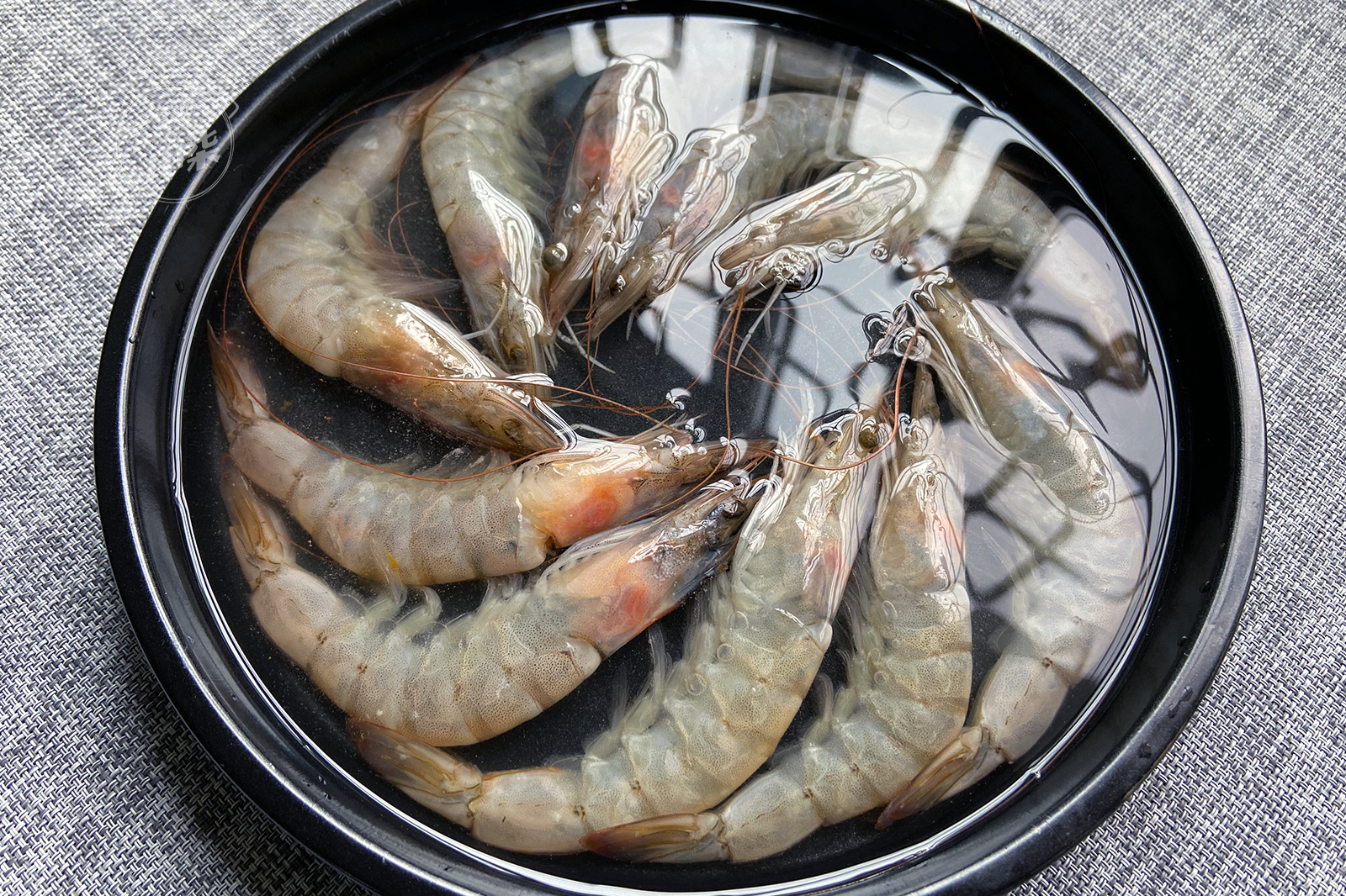 蝦仁蒸蛋看似簡單，原來也有訣竅，教你一招，蒸出來水嫩像豆腐