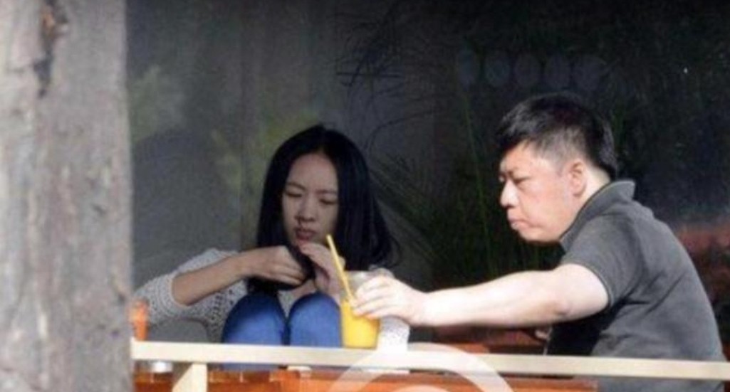 童瑶回应得白玉兰视后被质疑，否认靠老公，心态平和被夸赞