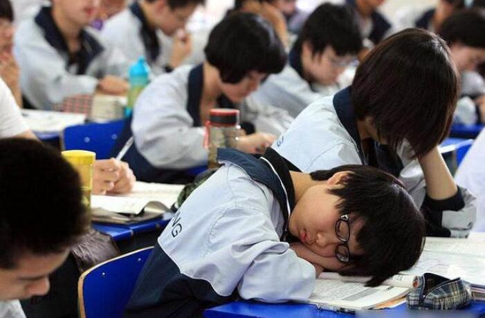 北大教授“吐槽”学渣女儿火了，相比下，“疯魔鸡娃”父母才可怕