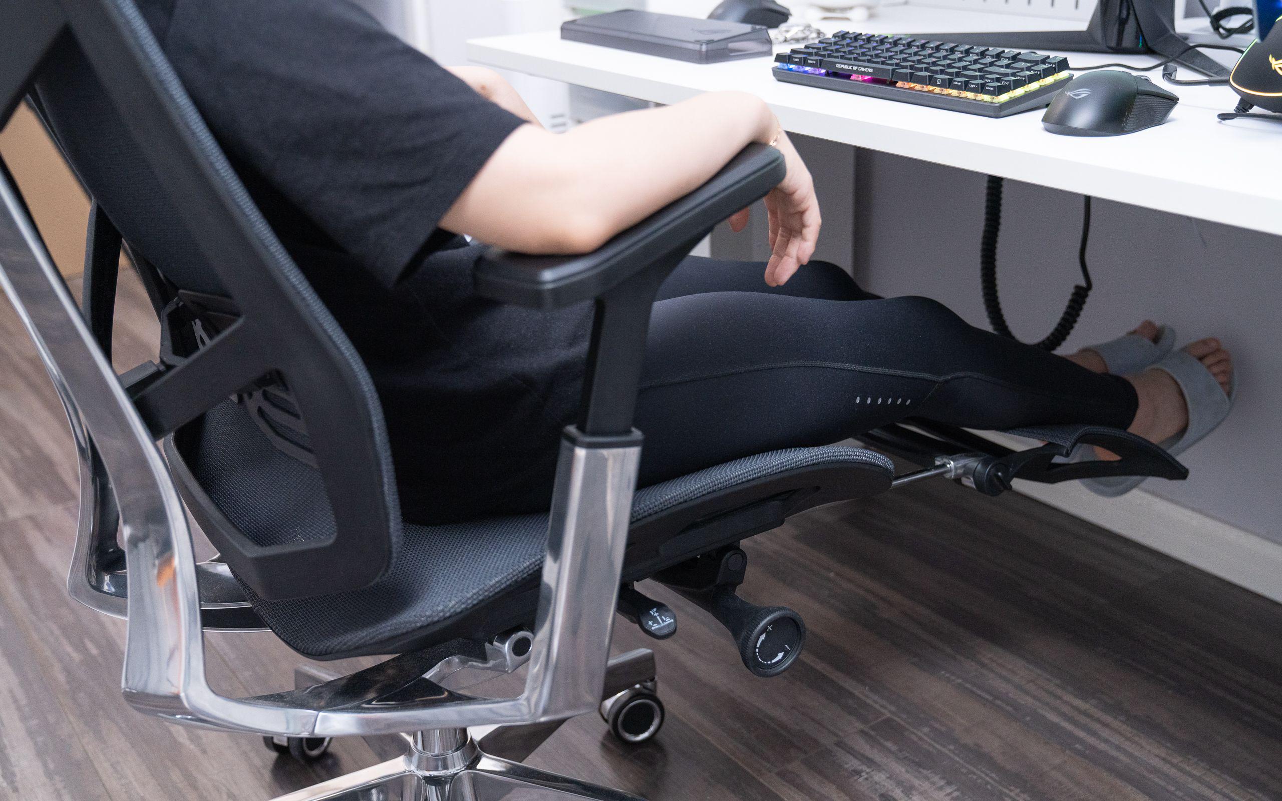 体验出色的人体工学椅该是啥样？全面精细调节，时刻为你“撑腰”