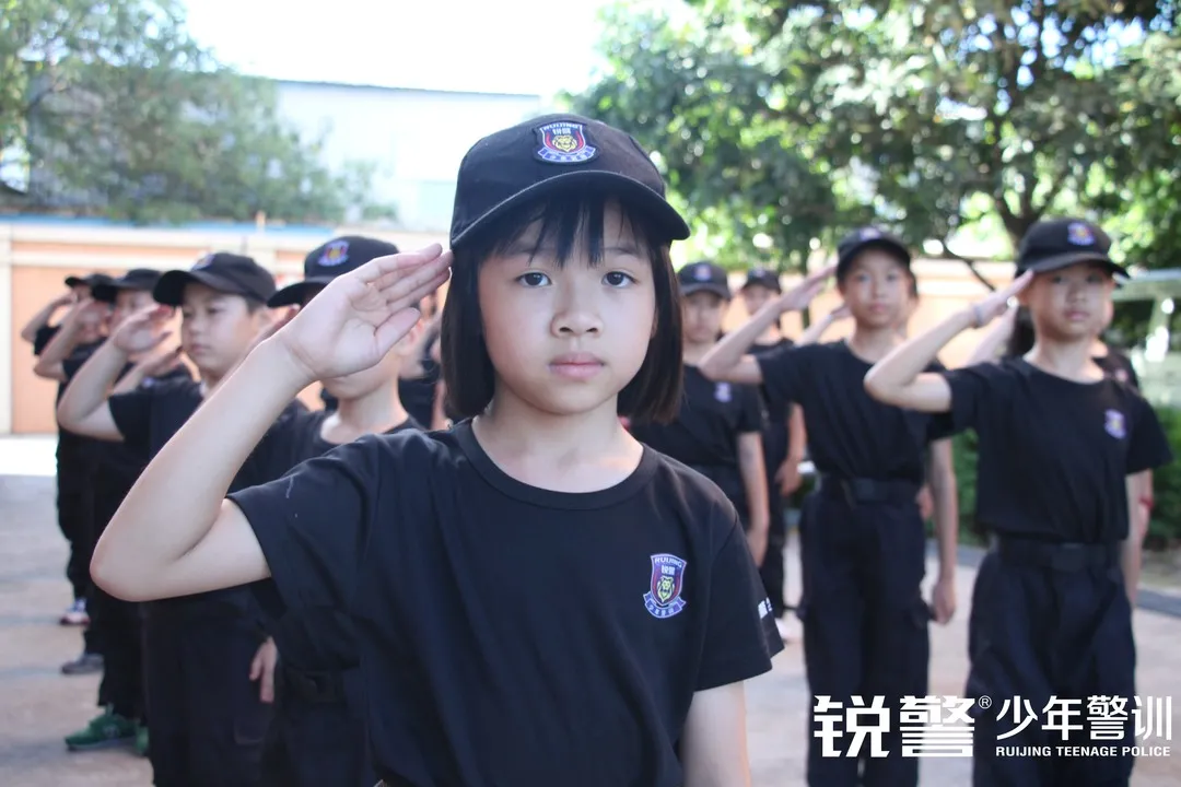 锐警少年警训夏令营：化青春热血为钢铁锋芒