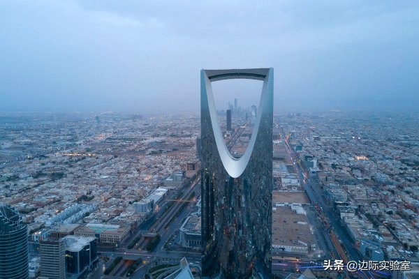 资金紧张，沙特政府开启“借钱炒股”的步伐