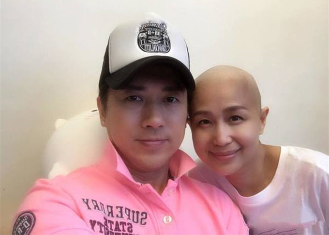太有爱！汪明荃月饼罐内藏一叠千元现金，助男星支付患癌妻医药费