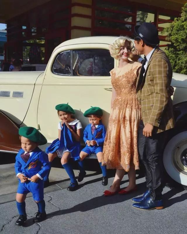 To realize princess dream of the daughter, play essence old father with one's own hands tailor about a hundred " blackart " skirt explodes sth resembling a net of network of fire