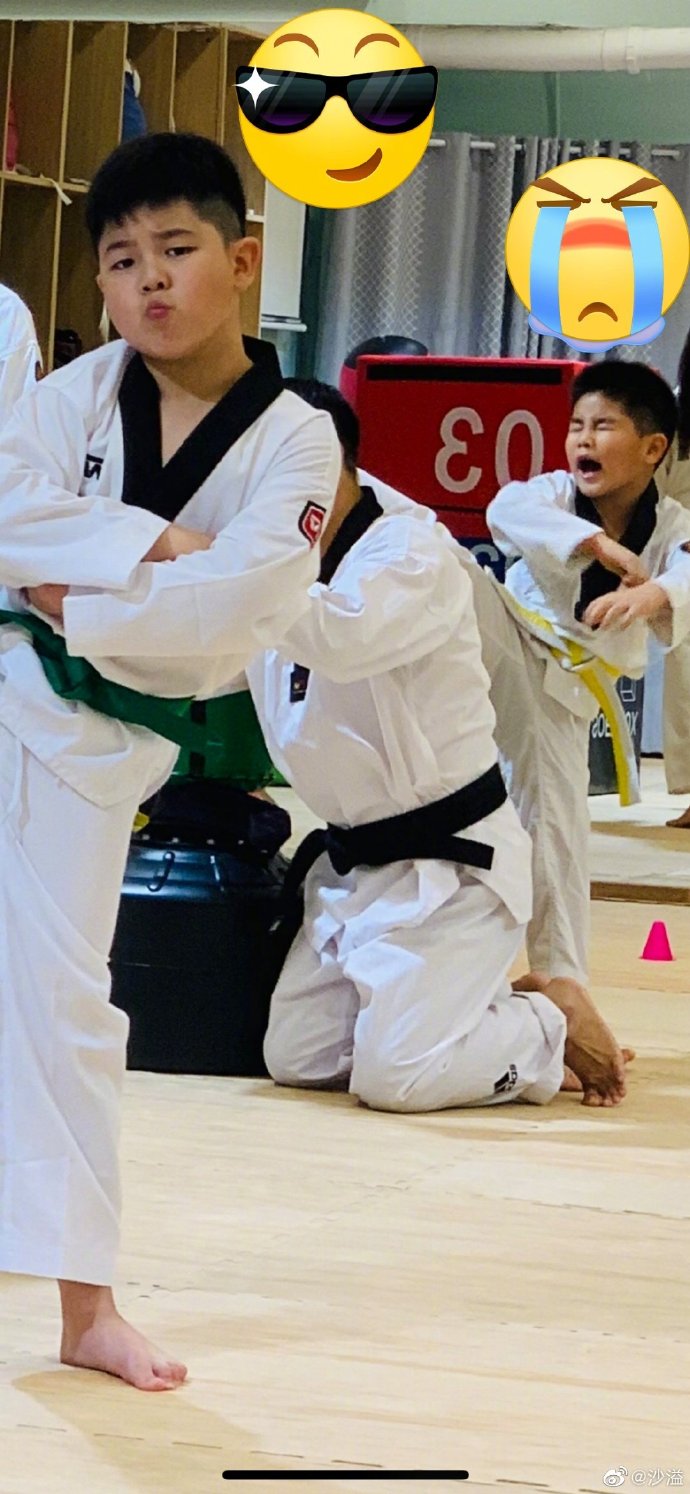 胡可曬安吉近照，學游泳，攀岩，跆拳道健身後，安吉終於瘦了