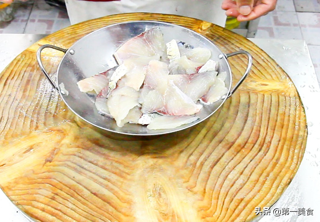图片[5]-厨师长分享地道酸菜鱼 汤汁鲜香又开胃 鱼片嫩白又不腥-起舞食谱网