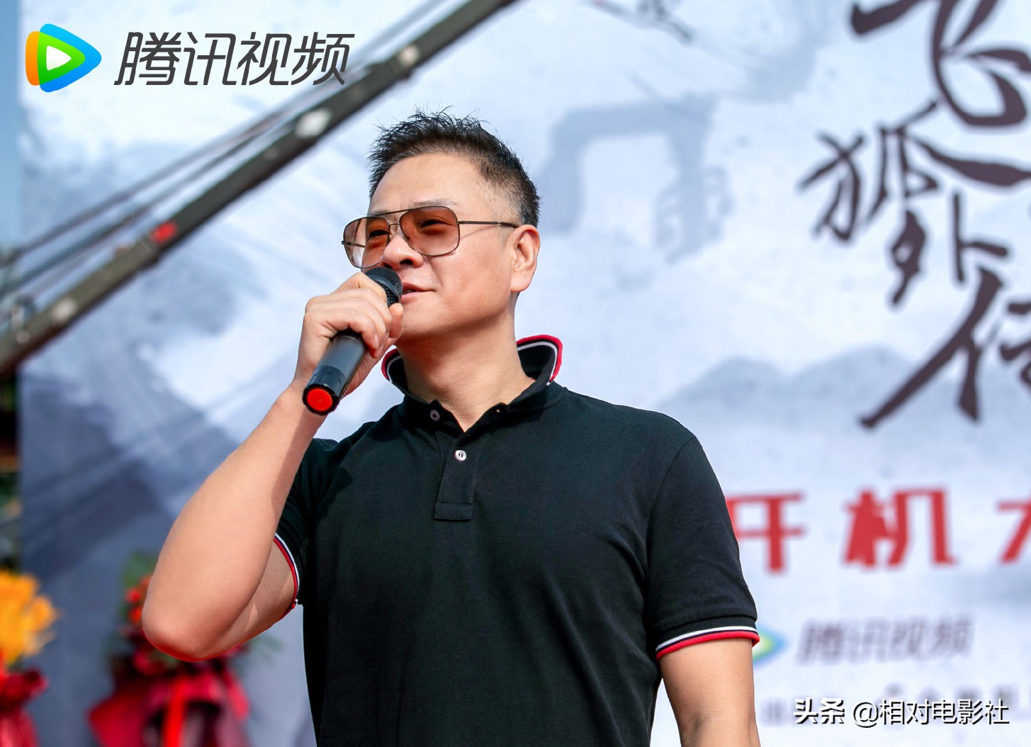 Afterwards " Lu Ding is written down " hind, " pass outside flying fox " also greet break up pat! 