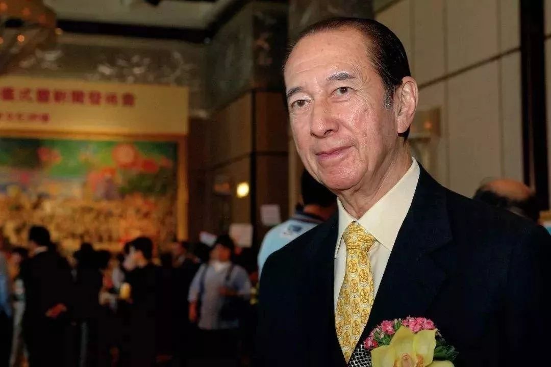 从落魄公子到澳门赌王，何鸿燊：人生哪有那么