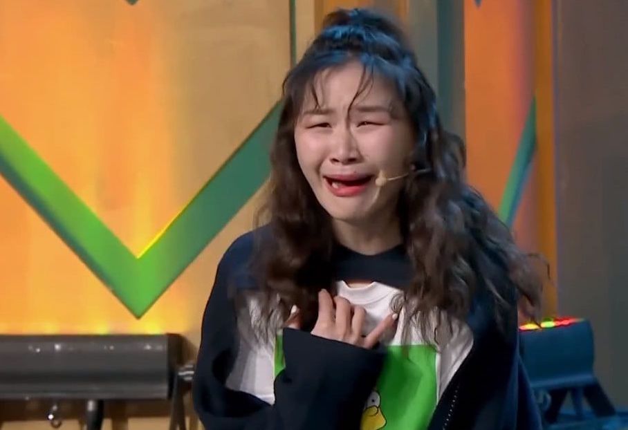 她原本是素人，被金星看好演喜剧爆红，参加《