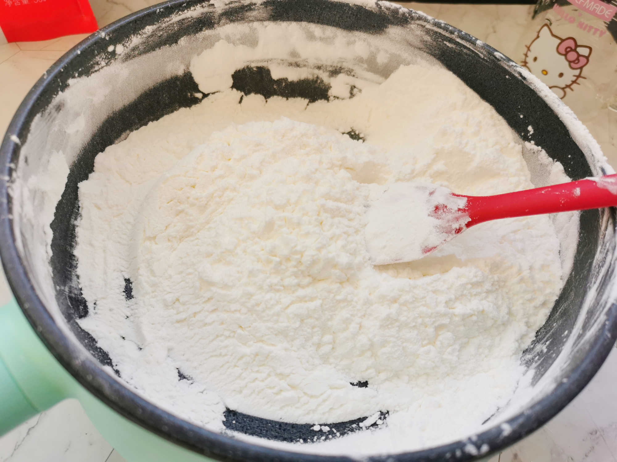 棉花糖也可以在家做，一個雞蛋做一盤，沒有添加劑，孩子吃得放心