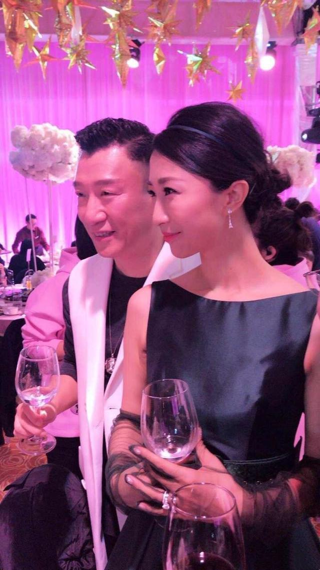 一向“雪藏”妻子的孙红雷，为啥一反常态，要捧王骏迪“上位”？