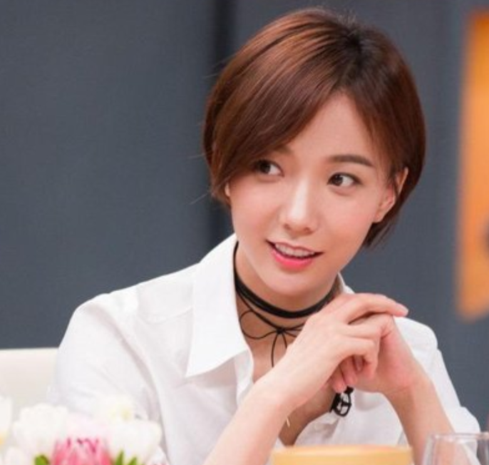 涵养不是装出来的！王珞丹利用素人拍照被指太粗鲁