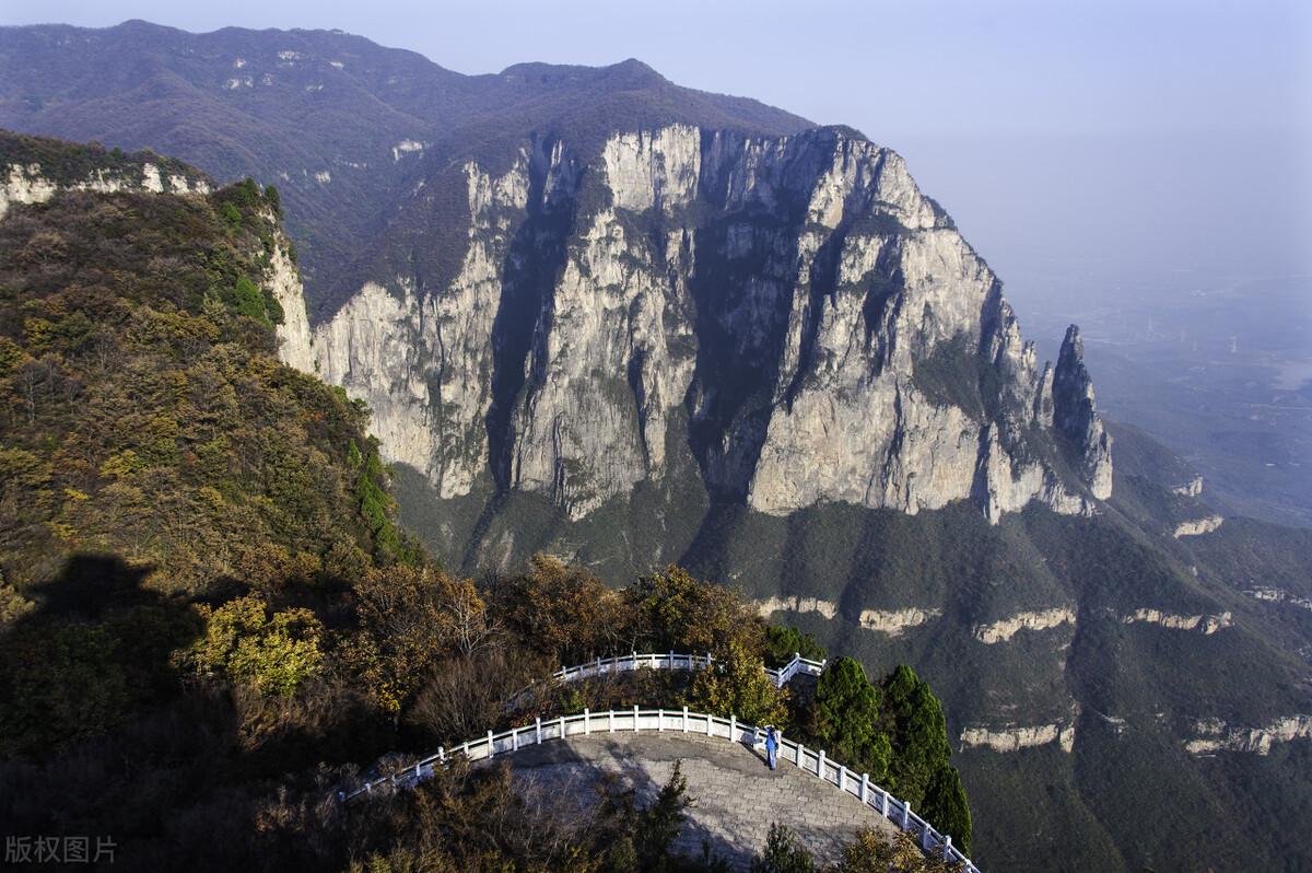 一生必去的10座低调名山，风景不输三山五岳，比佛、道教名山都美