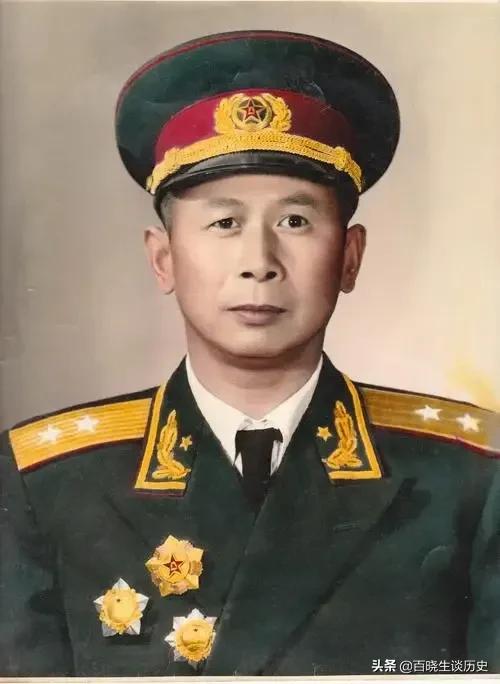 他被授予开国中将，陈赓很不满意，找到伟人说