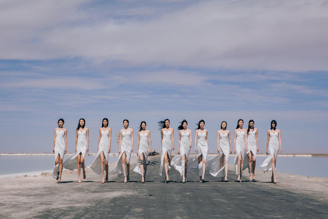 十余位美女佳人齐上阵，点亮