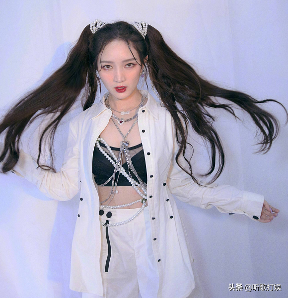 中找|要在夹缝中找！孟佳镜头太被粉丝质疑没上台她的回应尽显高情商