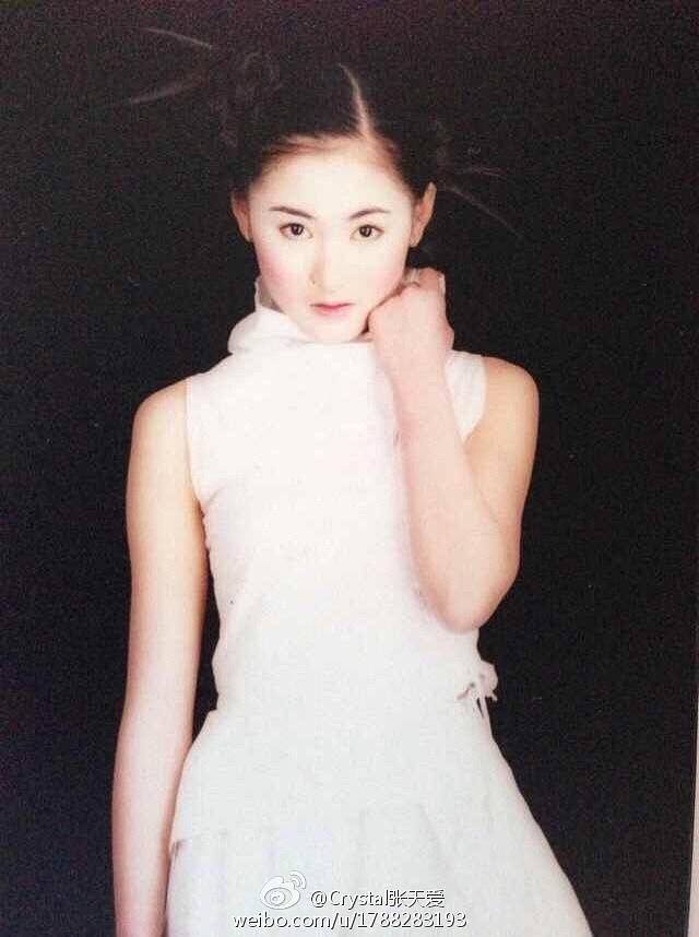当红小花旧照，双下巴胖妞的逆袭太真实，卸妆