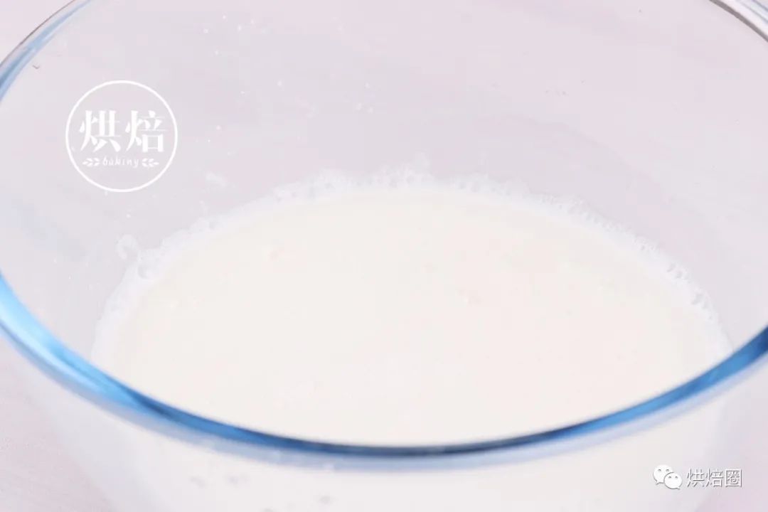 這綠綠的木薯千層糕好清新在東南亞很出名吃起來又糯又潤