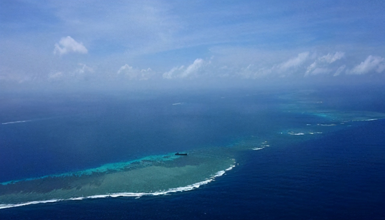 菲军赖在仁爱礁22年，吃饭靠捕鱼晒干：估计这里有100万只蟑螂