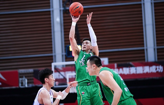 今天！CBA迎来顶级本土后卫之争，郭艾伦或力压